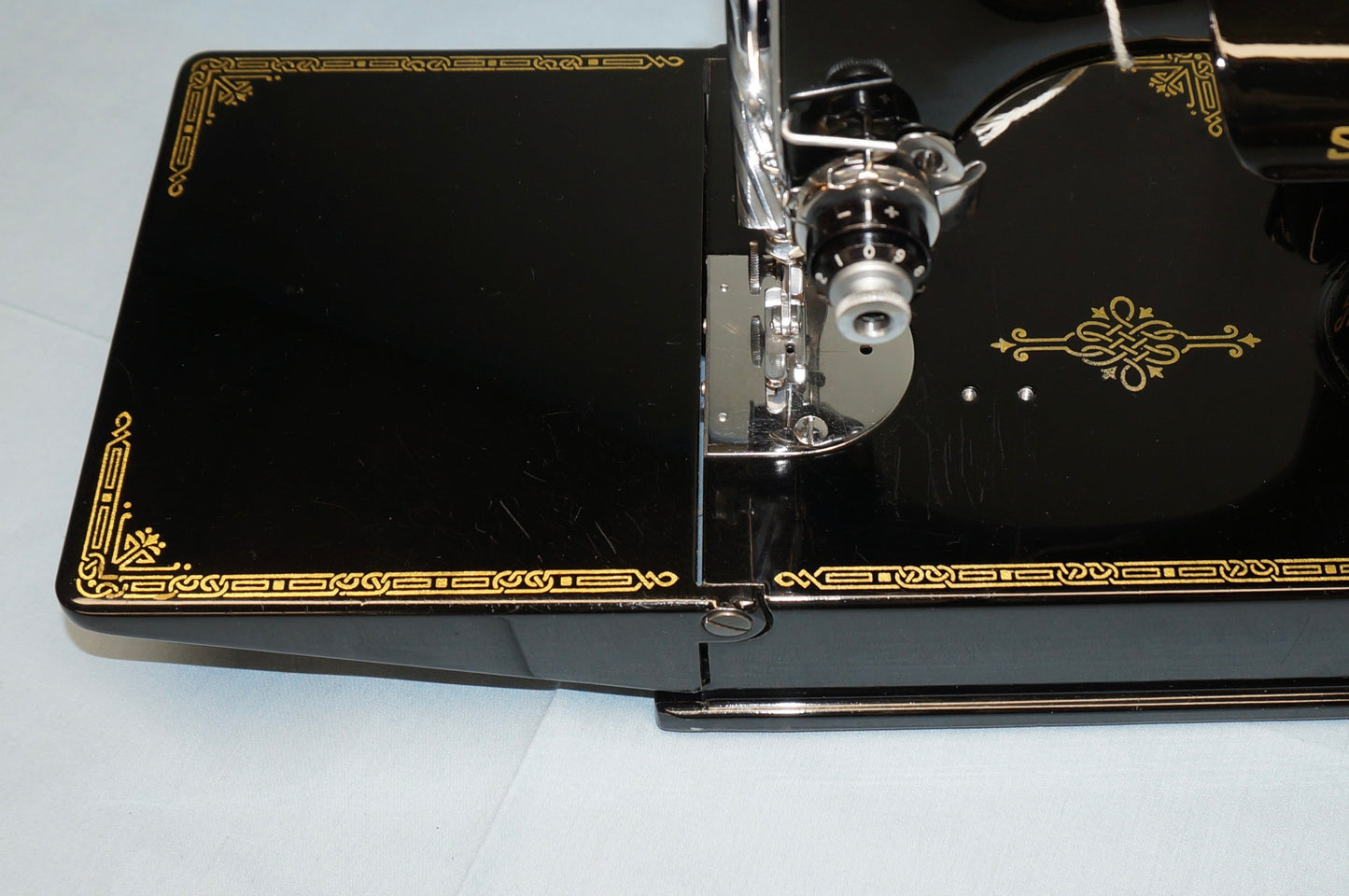 Centennial Featherweight close-up of bed