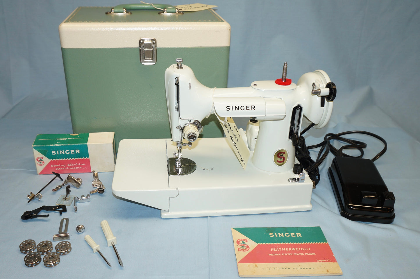 View of white Featherweight complete kit