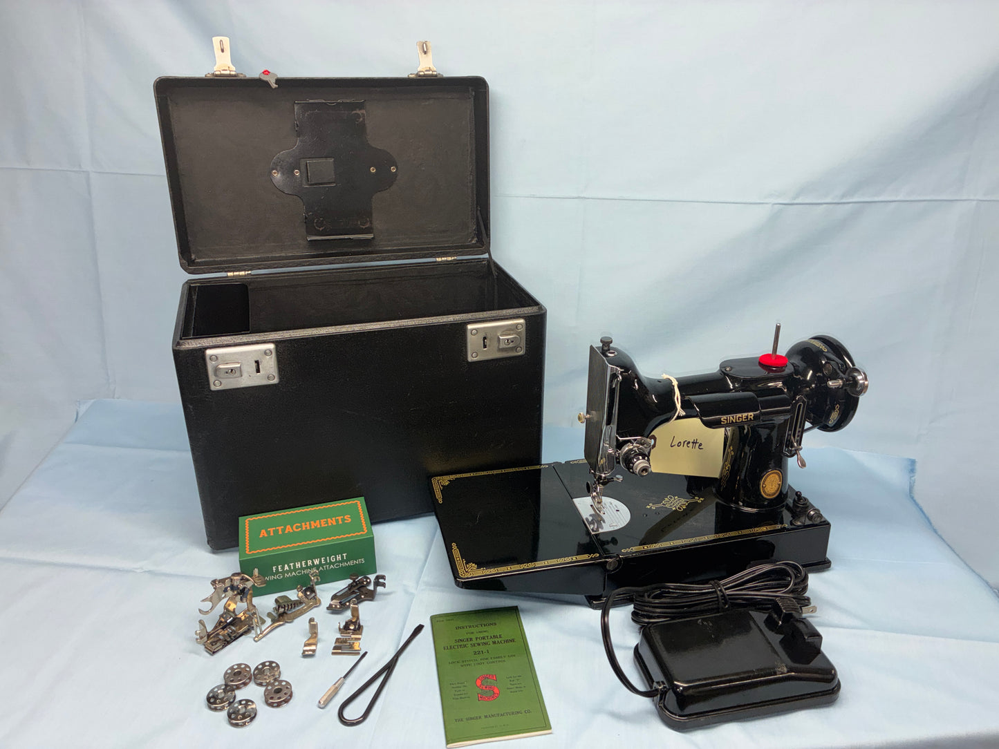 1953 Featherweight "Lorette"